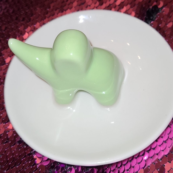 Baby elephant 🐘 ring holder - Picture 3 of 4